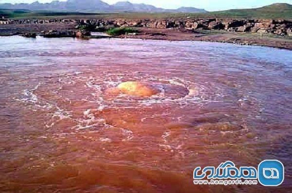 چشمه باباگرگر یکی از برترین جاذبه های طبیعی سنندج است